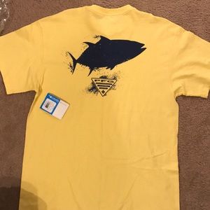 Men's size large Columbia t-shirt
